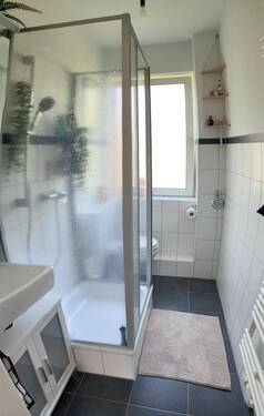 Bad - Etagenwohnung mit 47,00 m&sup2; in Kiel zur Miete