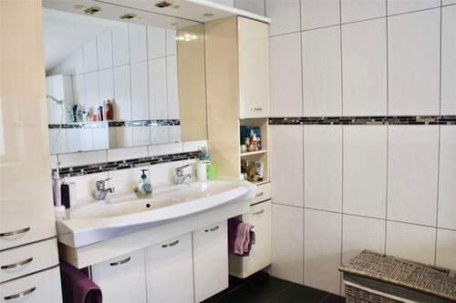 Badezimmer 1. OG - 