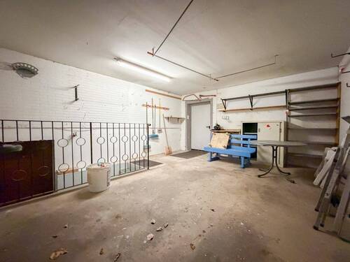 Garage - 
