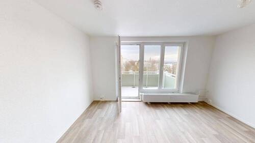 Wohnzimmer Vergleichswohnung - 2-Raum-Wohnung mit Balkon zum Sofortbezug