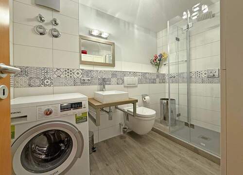 modernes Duschbad - 