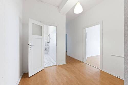 Flur - 2 Zimmer Etagenwohnung zum Kaufen in Berlin