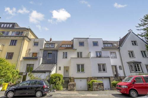 Hausansicht - Familienglück in Köln-Klettenberg: Charmantes Einfamilienhaus mit großem Garten