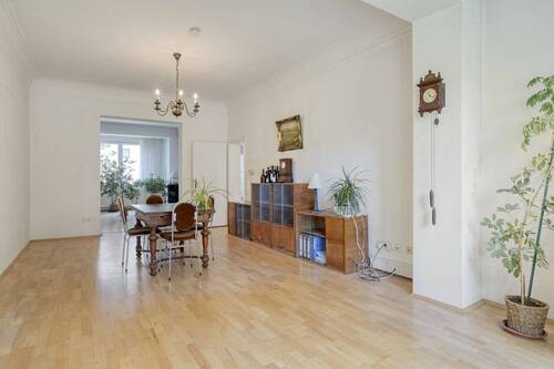 Wohnzimmer - 7 Zimmer Reihenmittelhaus in Köln