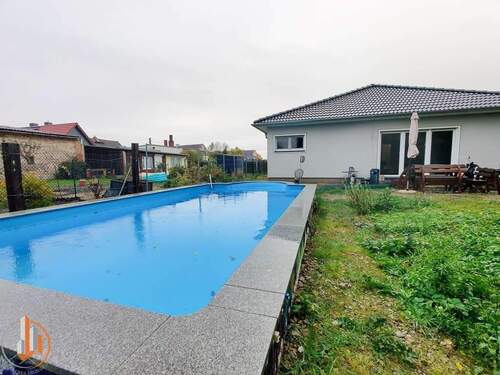 Außenansicht hinten -Ist Zustand - 4 Zimmer Bungalow zum Kaufen in Bördeland