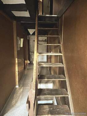 Treppe ins Obergeschoss - 