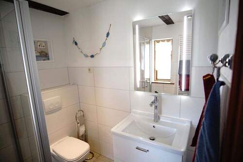 Einliegerw. Bad mit Dusche - 