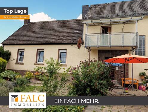 Ansicht hinten I - Verbessert - (KI generiert) - Haus mit Ausbaupotential und großem Garten