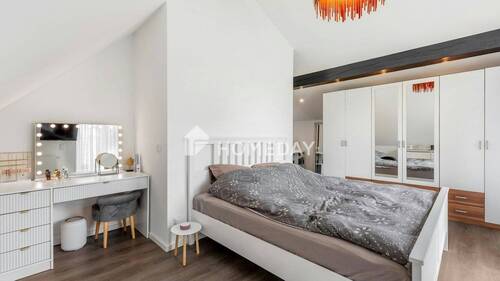 1. OG Schlafzimmer 2 - 