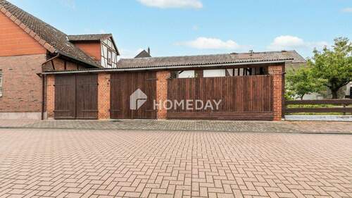 Garage - 7 Zimmer Einfamilienhaus zum Kaufen in Rühen