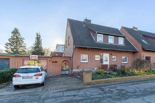 Außenansicht - Urban wohnen, grün genießen: Stadthaus mit Garten im Herzen Lüneburgs