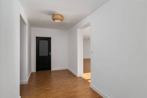 Flur im Erdgeschoss (9,78m²) - 