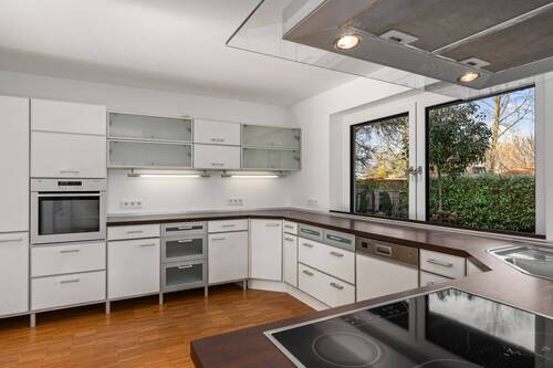 Küche im Erdgeschoss (27,85m²) - 