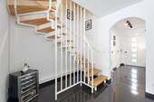 Treppe ins Obergeschoss - 