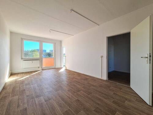 Wohnzimmer - 4 Zimmer Etagenwohnung zur Miete in Freiberg