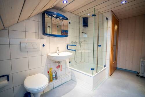 Bad im Dachgeschoss - 