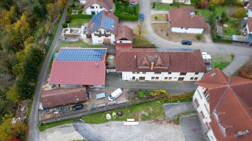 Areal mit Wohnhaus/Werkstatt, Lagergebäude und Nebengebäude - 8 Zimmer Mehrfamilienhaus, Wohnhaus zum Kaufen in Stühlingen