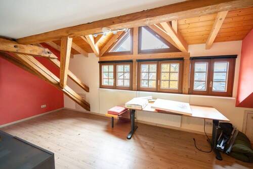 Zimmer mit großer Gaupe - 