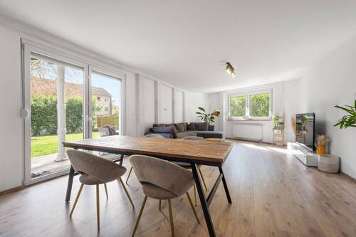 Wohnbereich mit Gartenzugang - Einfamilienhaus mit 198,00 m&sup2; in Hürth zum Kaufen