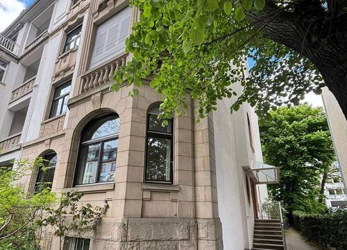Außenansicht - Renovierte Zwei-Zimmer-Altbauwohnung