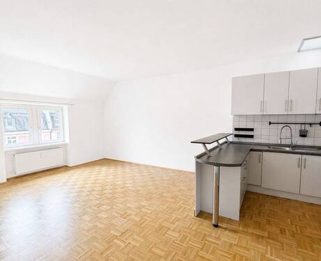 Wohnbereich/Küche Ansicht I - 2 Zimmer Etagenwohnung zur Miete in Frankfurt am Main