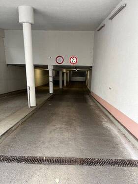 Einfahrt Tiefgarage.jpg - 2 Zimmer Etagenwohnung in Leipzig