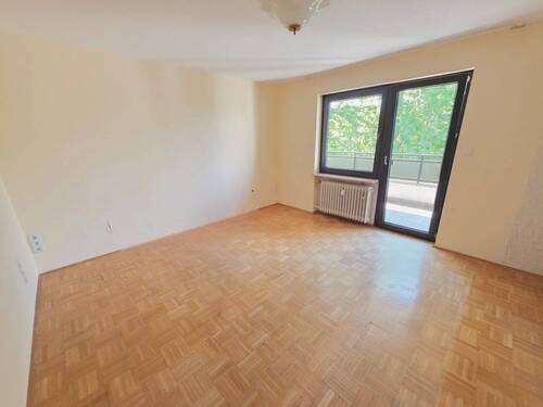 1. OG Schlafzimmer mit Balkonzugang (1) #095735 - 