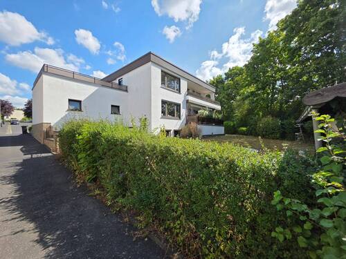 Aussenansicht Südseite #102716 - 7 Zimmer Mehrfamilienhaus, Wohnhaus zum Kaufen in Würzburg
