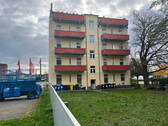 Hausansicht hinten - 2 Zimmer Etagenwohnung zur Miete in Magdeburg