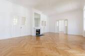 Salon I/ Wohnbereich Ansicht II - 6 Zimmer Etagenwohnung zum Kaufen in Frankfurt am Main