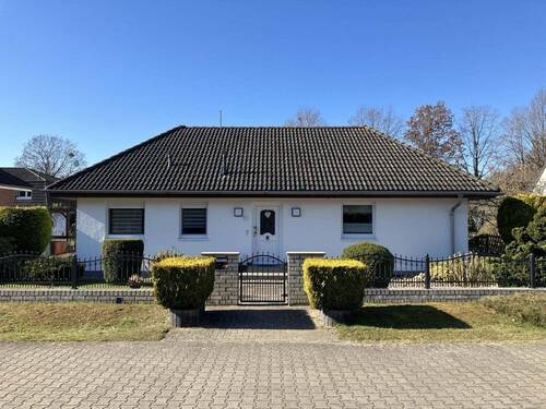 Hausansicht Straßenseite - 3 Zimmer Einfamilienhaus zum Kaufen in Altlandsberg OT Bruchmühle