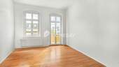 Wohnzimmer 1-1 - Bezugsfrei! Attraktive 2-Zimmer-Wohnung in beliebtem Szene-Viertel von Friedrichshain