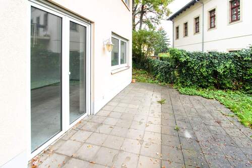 Terrasse vom Wohnzimmer zugängig - 