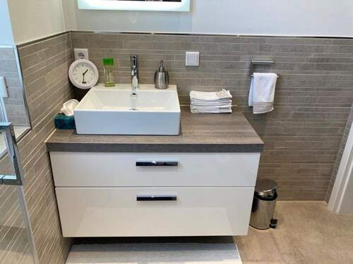 Gästebad mit Dusche - 