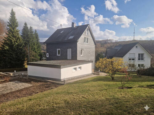 Rückansicht - 9 Zimmer Einfamilienhaus in Netphen / Deuz