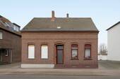 Straßenansicht - Charmante Doppelhaushälfte für Gartenliebhaber