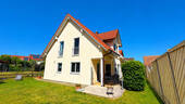 Titelbild - Ihr neues Zuhause! Neuwertiges Domizil mit viel Raum für die ganze Familie!