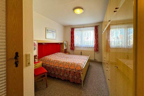 Schlafzimmer (EG) - 