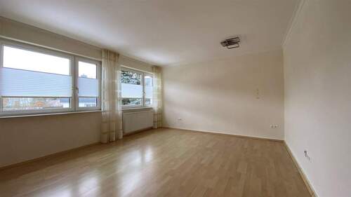 Wohn- und Esszimmer - 