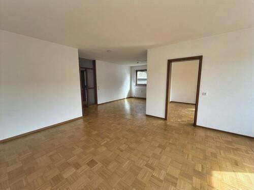 Schlafzimmer - 4 Zimmer Etagenwohnung zum Kaufen in Leonberg