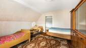 1. OG Schlafzimmer 2 2 - 
