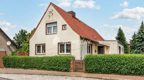 Außenansicht 1 - Ihr neues Zuhause mit großem Garten - Einfamilienhaus mit 4 Zimmern und Raum für neue Ideen