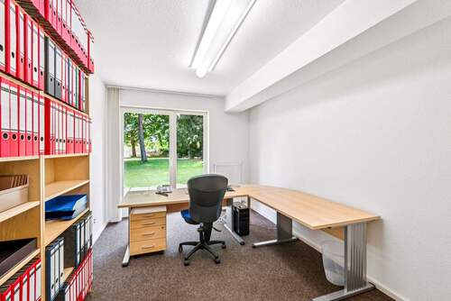 Raum mit Blick in den Garten - 