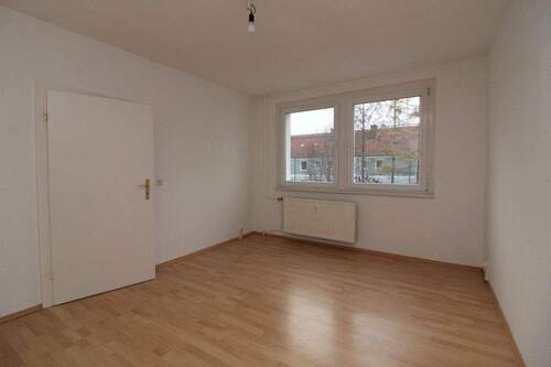 Schlafzimmer - 2 Zimmer Etagenwohnung zur Miete in Bernburg (Saale)