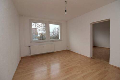 Wohnzimmer - 2 Zimmer Etagenwohnung in Bernburg (Saale)