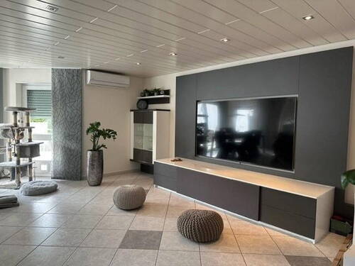 Wohn-/Esszimmer (jetzt leer) - 