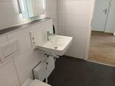 Bad mit Wanne - 2 Zimmer Etagenwohnung zur Miete in Nürnberg