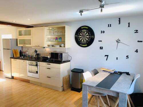 Küche und Essplatz - 2 Zimmer Etagenwohnung in Mistelgau / Obernsees