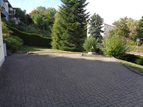 Fläche vor dem Haus - 