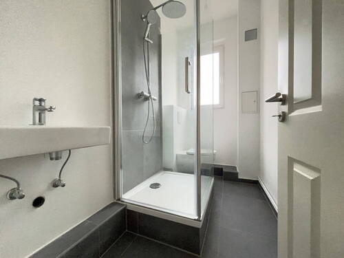 Badezimmer - 2 Zimmer Etagenwohnung zum Kaufen in Berlin